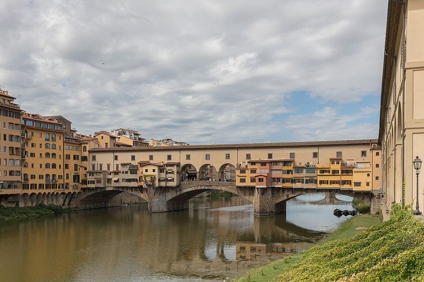 Ponte Vecchio spanning the Arno River
