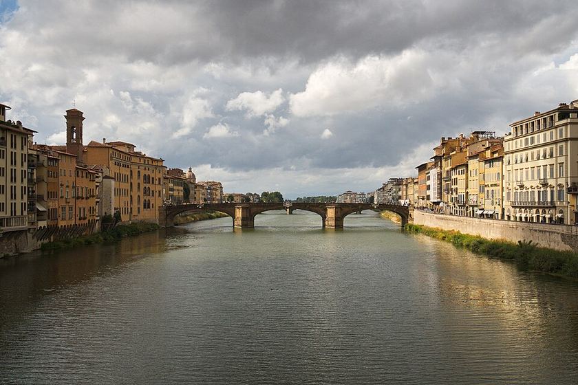 Ponte Santa Trinita crossing the Arno