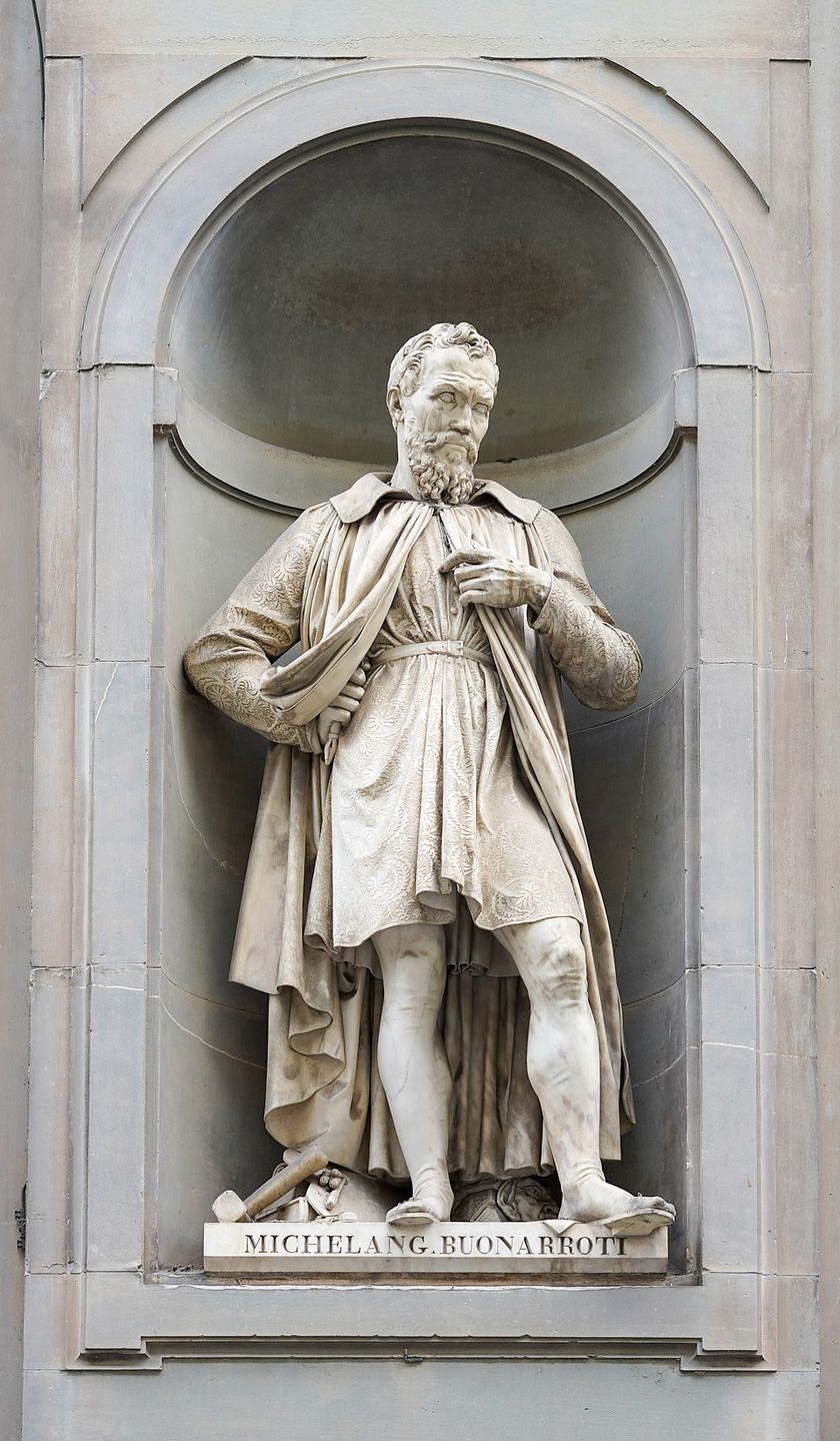 Statue of Michelangelo outside the Uffizi